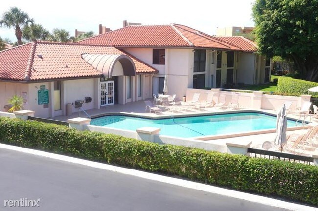 Foto del edificio - 2 br, 2 bath  - 5151 W Club Cir