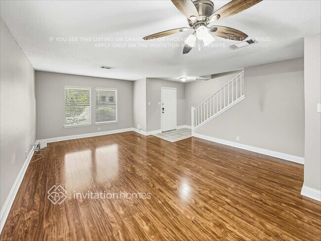 Foto del edificio - 1405 Comfort St
