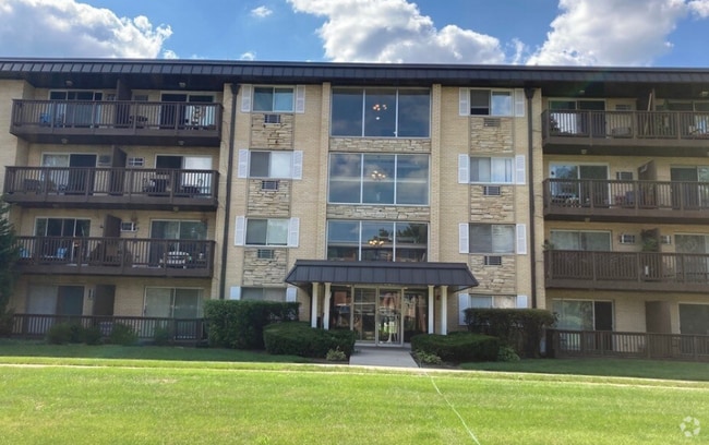 Building Photo - 2226 S Goebbert Rd