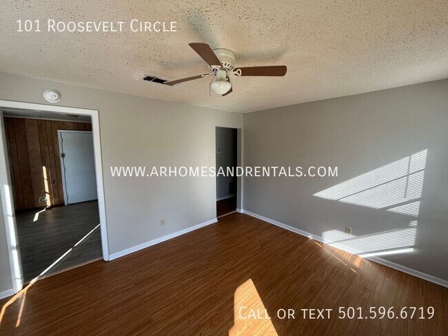 Building Photo - 101 Roosevelt Cir