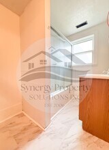 Building Photo - 116 1/2 2nd St