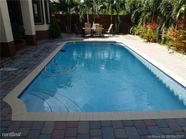 Foto del edificio - 14475 SW 23rd Ter