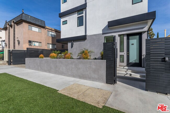 Foto del edificio - 1318 1/2 N Vista St