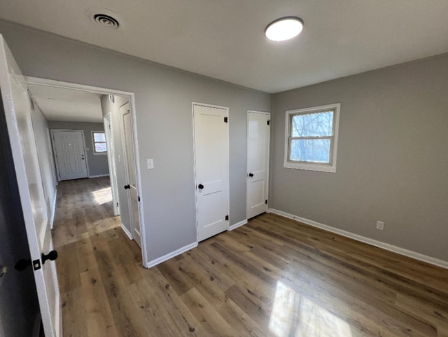 Building Photo - 6049 N 39th St