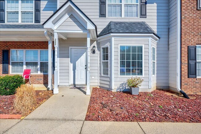 Foto del edificio - 2BR/2.5BA Clayton Townhouse