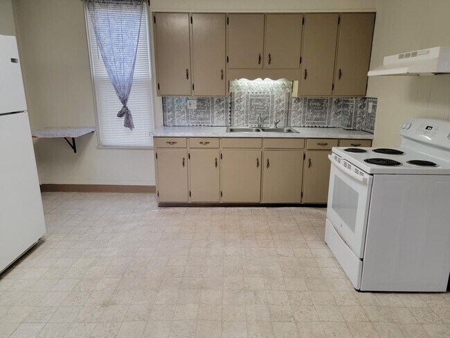 Foto del edificio - 2415 Donegal Springs Rd