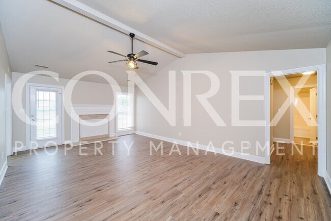 Building Photo - 3 bedroom brick home with study!