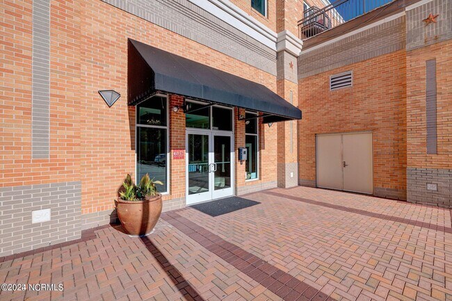 Foto del edificio - 6832 Main St