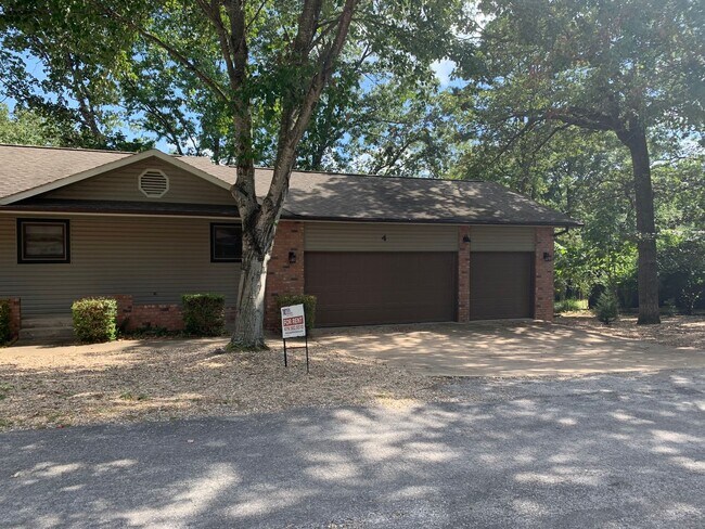 Building Photo - Outdoor Lover's Paradise in Bella VIsta 3B...