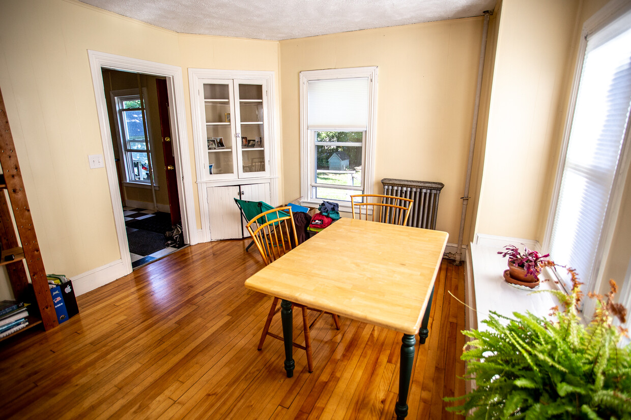 Primary Photo - 108 Mt Vernon St
