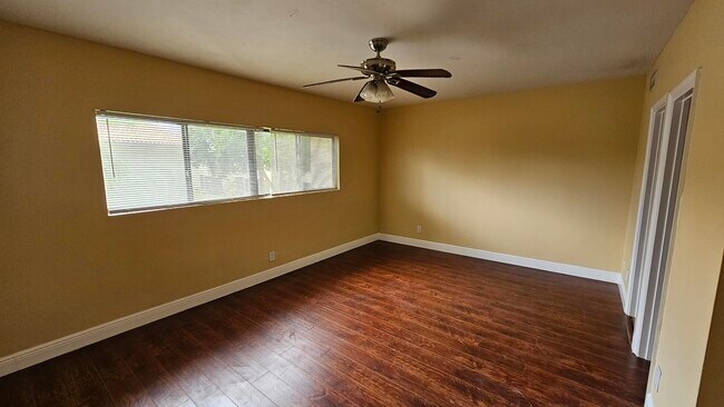 Foto del edificio - 4621 NW 88th Ave