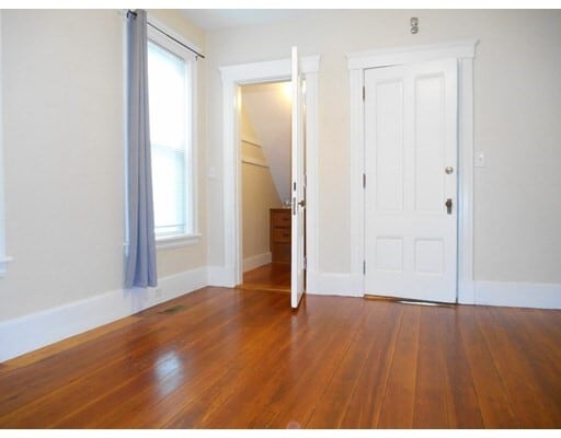 Building Photo - 140 Elm St