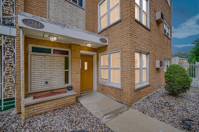 Building Photo - 2342 W 111th St