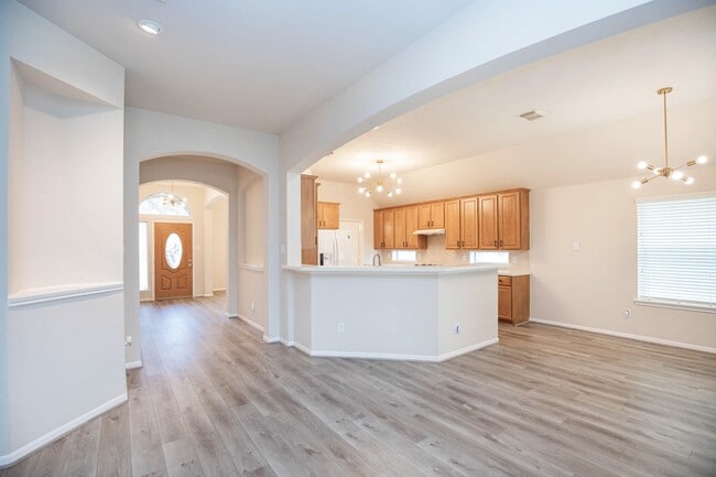 Foto del edificio - 2710 Falcon Knoll Ln