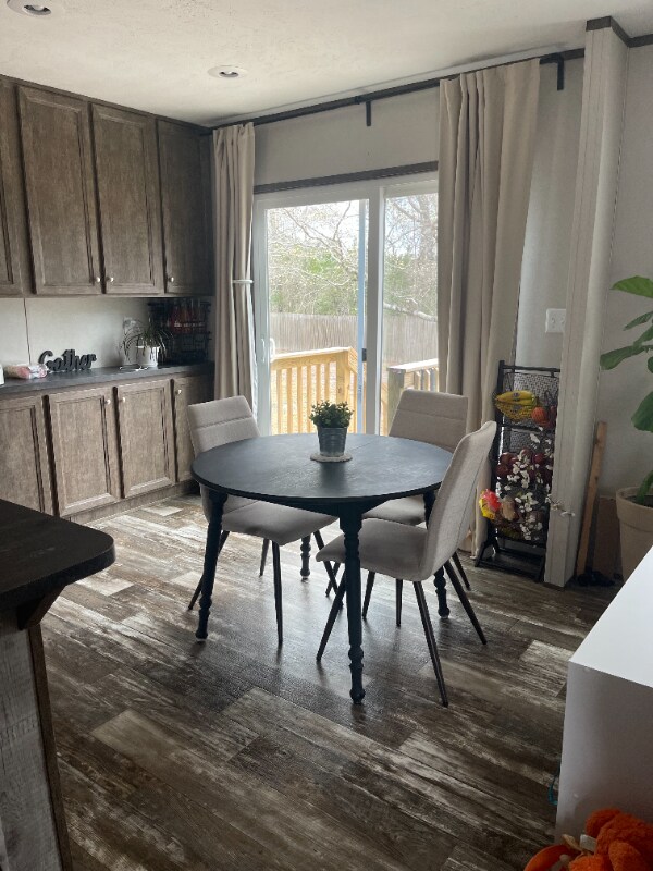 Foto del edificio - 339 Red Briar Ln