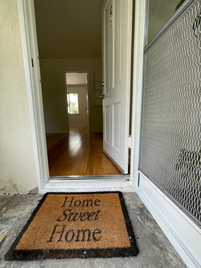 Entrance door - 825 15th St