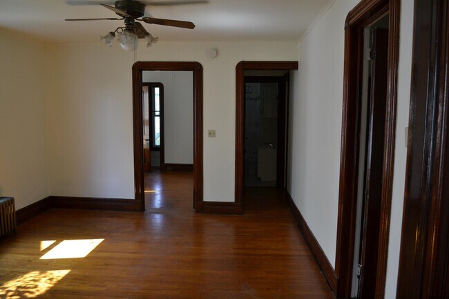 Foto del edificio - 135 N Main St