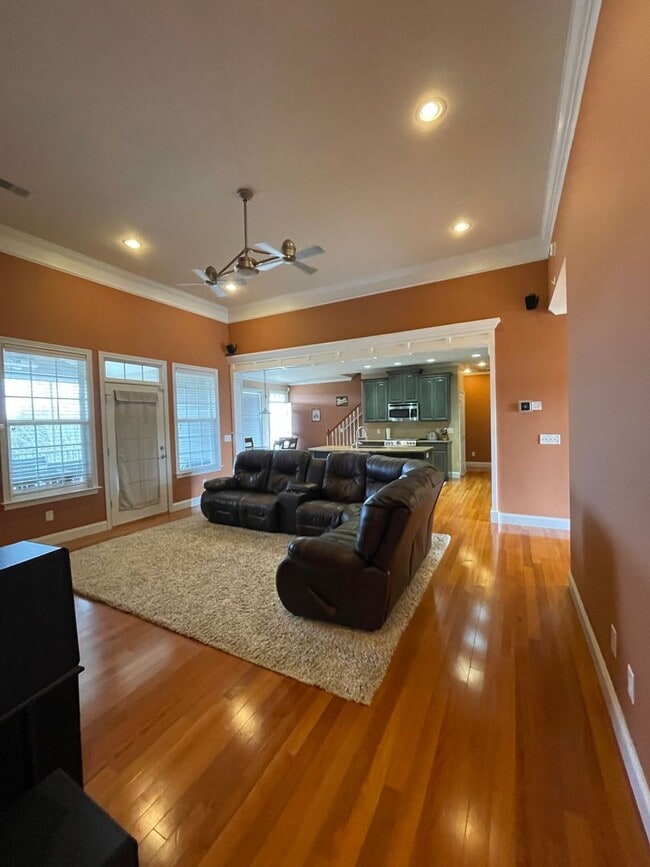 Building Photo - Maryville 37801 - FURNISHED - SHORT TERM R...