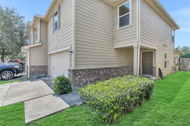 Foto del edificio - 15134 Trinity Meadow Dr