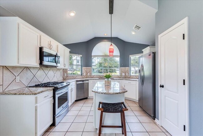 Building Photo - 9205 Rock Castle Cove