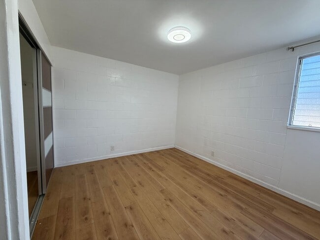 Photo - Iolani Terrace Apartment