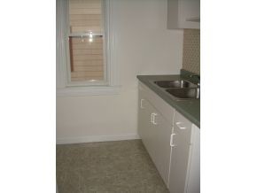 Building Photo - 553 Dubuque St