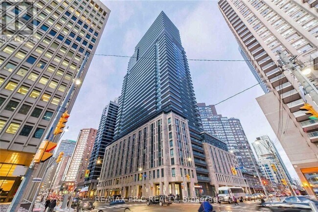 Photo du bâtiment - 955 Bay St.