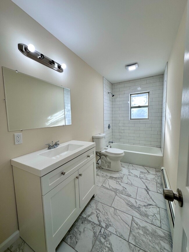 Building Photo - 1290 Islip Ave