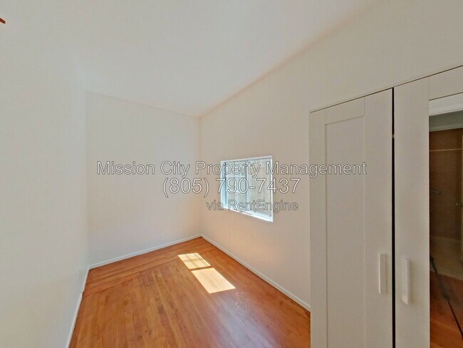 Foto del edificio - 418 E Sola St