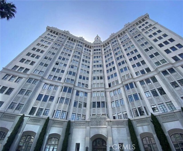 Building Photo - 800 E Ocean Blvd