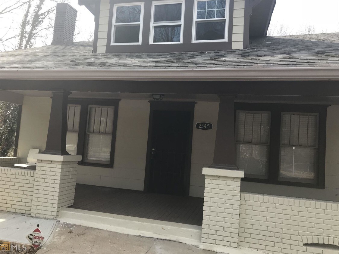 Primary Photo - 2345 Macon Dr SW
