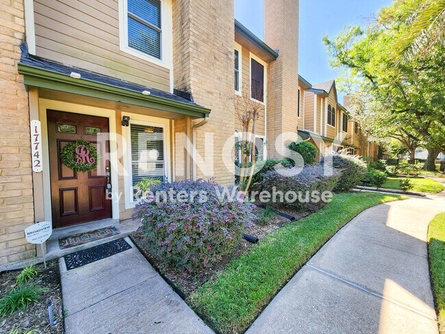 Foto del edificio - 17742 Kings Park Ln