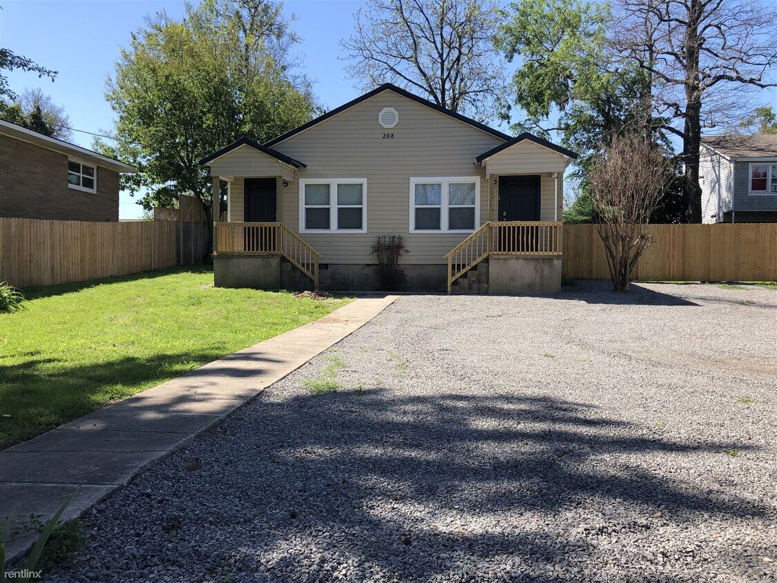 208 Goingsnake St, Tahlequah, OK 74464 Townhome Rentals in Tahlequah