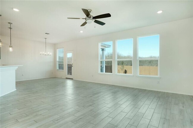 Building Photo - 316 Los Cobos Ln