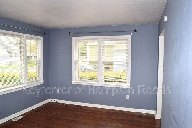 Foto del edificio - 9286 Marlow Ave