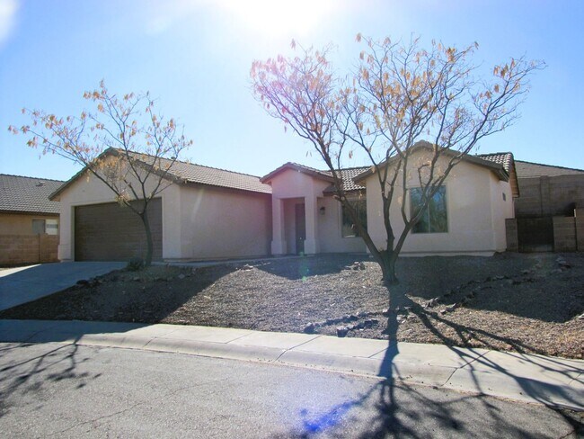 Building Photo - 3BR/2BA/2CG, 1096 sq.ft. home in Silverado subdivision centrally located in Sierra Vista, AZ