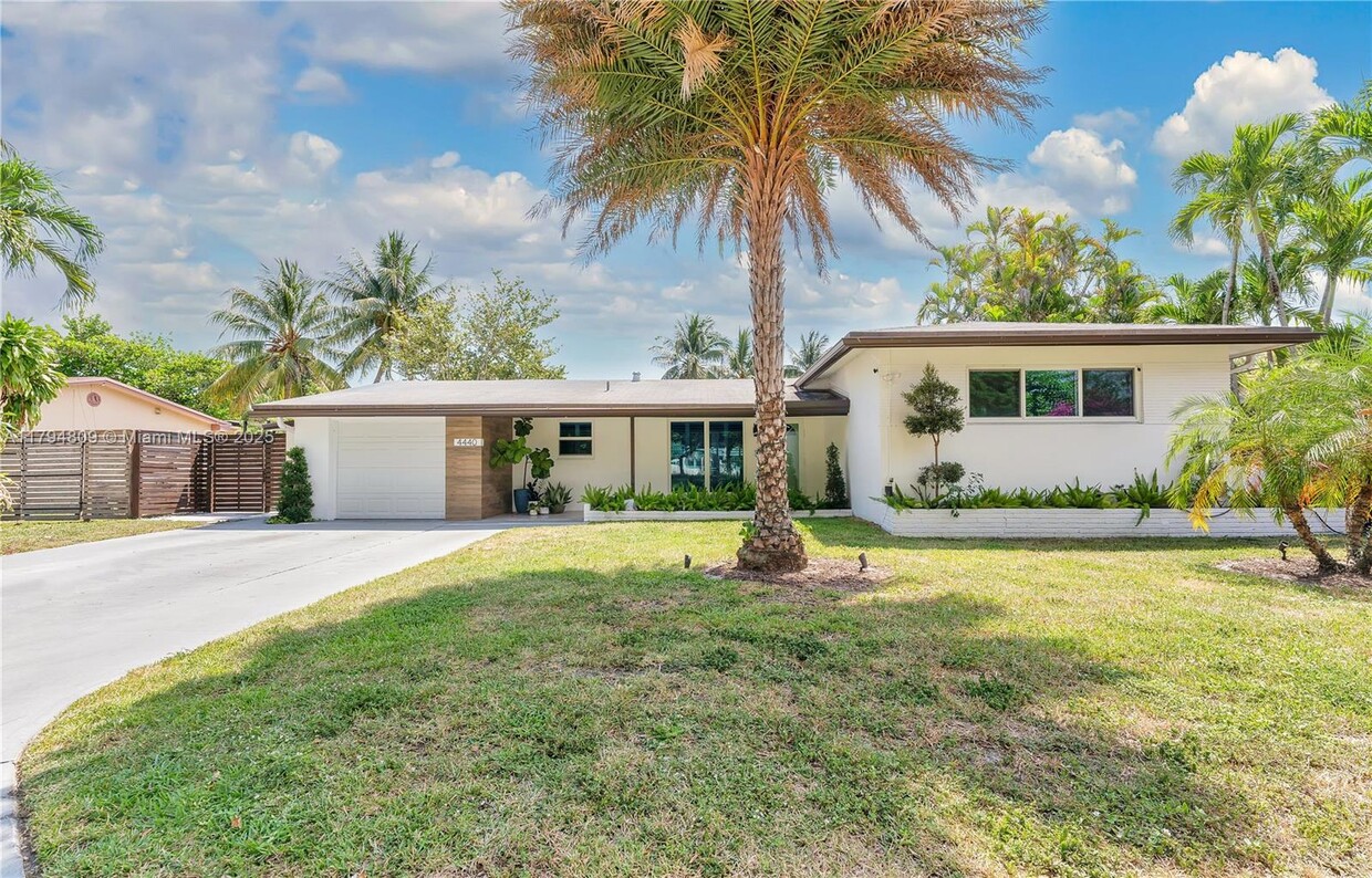 Primary Photo - 4440 SW 28th Terrace