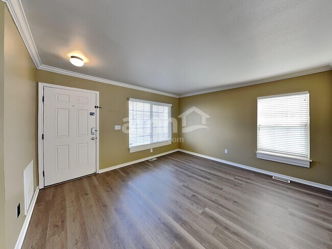 Foto del edificio - 512 Water Wheel Ln