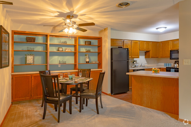 2BR, 2BA - B - Hillcrest Apartments