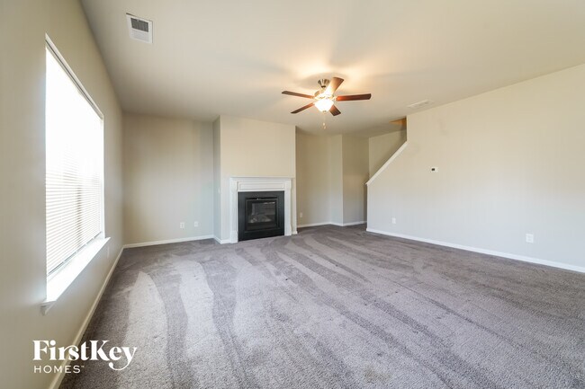 Foto del edificio - 8 Stadelman Ct