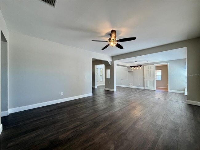 Building Photo - 2421 Granada Cir E