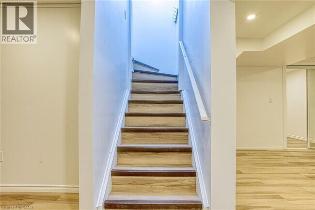 Photo du bâtiment - 72 Nanaimo Cres