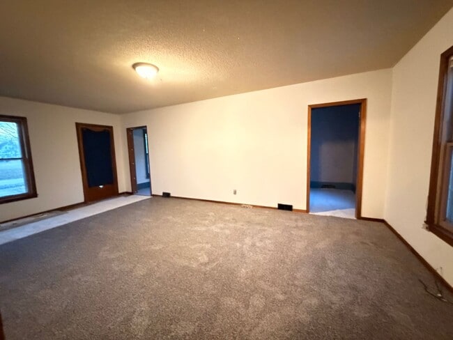 Building Photo - 2 bedroom house in RC! $720