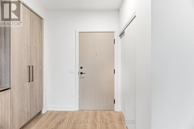 Building Photo - 181 Sterling Rd