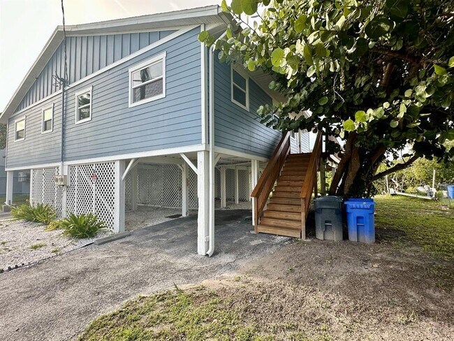Foto del edificio - 3303 W Shell Point Rd