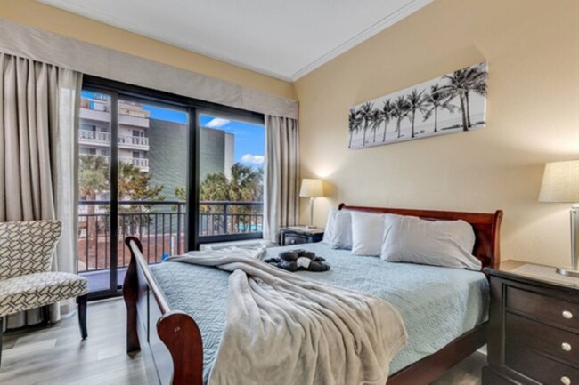 Foto del edificio - 2710 N Ocean Blvd