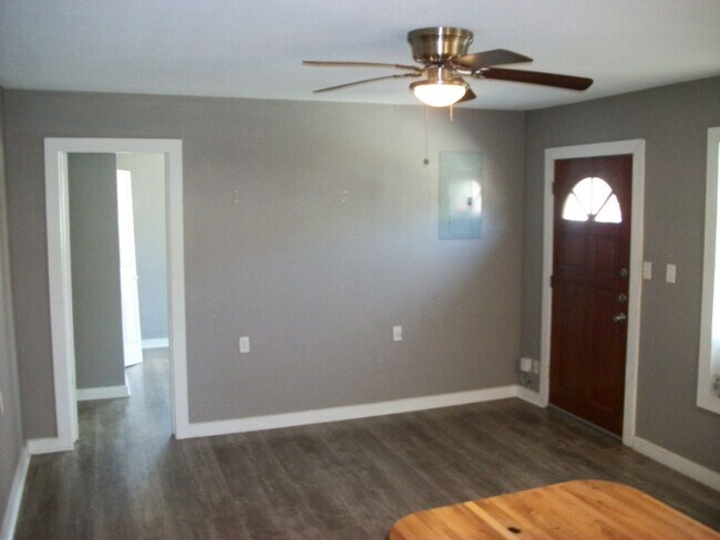Foto del edificio - 340 McKinley Ave