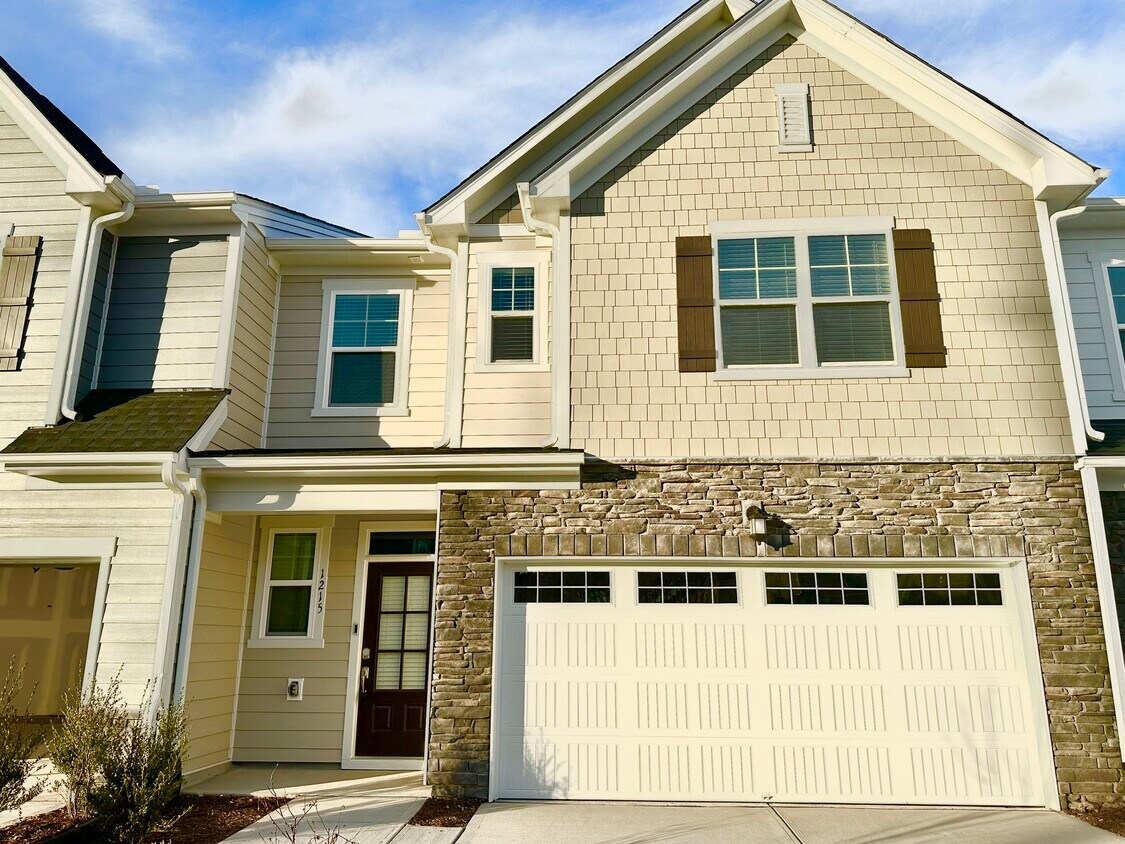 1215 Rosepine Dr, Cary, NC 27519 Townhome Rentals in Cary NC