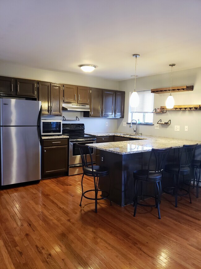 Kitchen - 151 Shelter Rock Rd