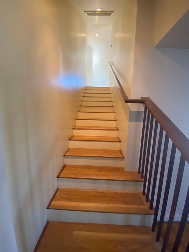 Foto del edificio - Modern Townhome with Gorgeous City Views – Prime Thousand Oaks Locati